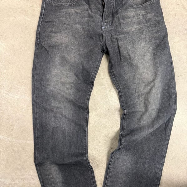 Rock & Republic Jeans Size 42 Black Wash Denim Straight Leg