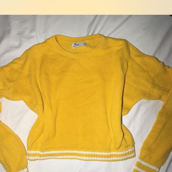 Hollister Sweater Size S Yellow Knit Pullover