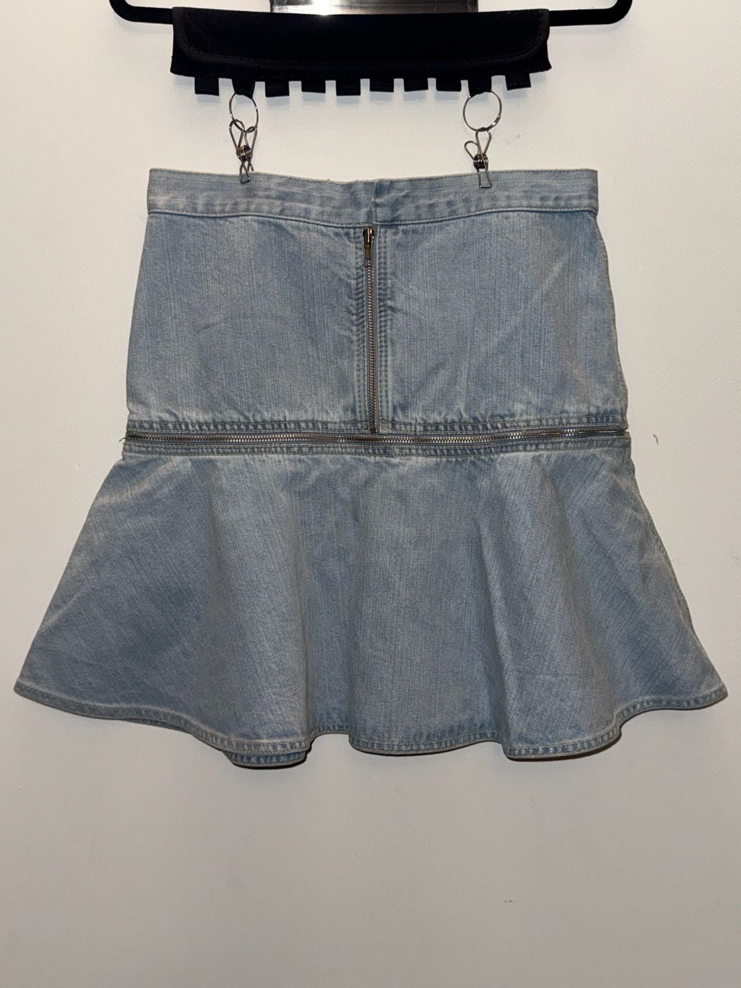Marc Jacobs Ruffled Denim Skirt Size 4 Light Wash Cotton Zip Detail 2