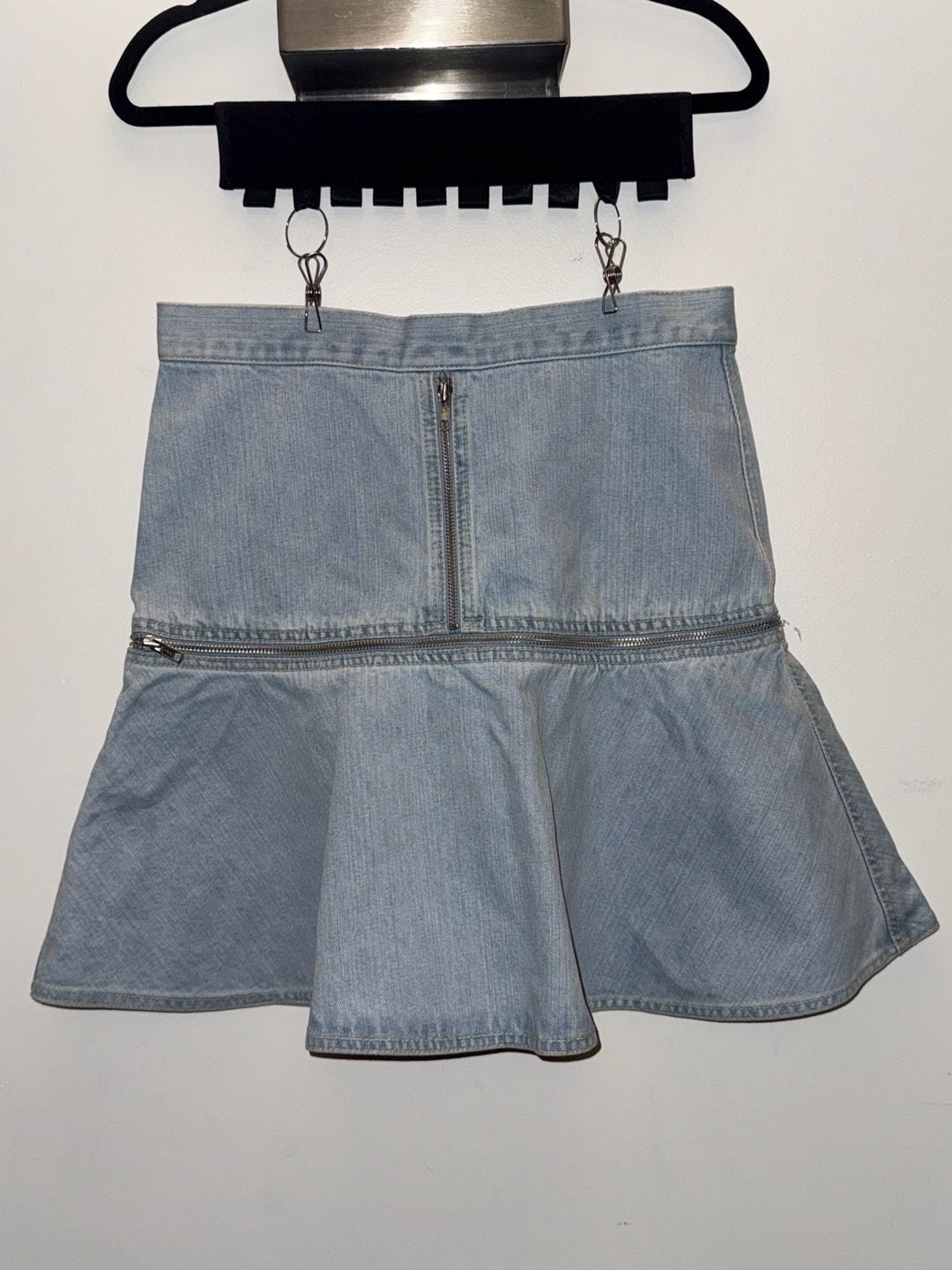 Marc Jacobs Ruffled Denim Skirt Size 4 Light Wash Cotton Zip Detail 4