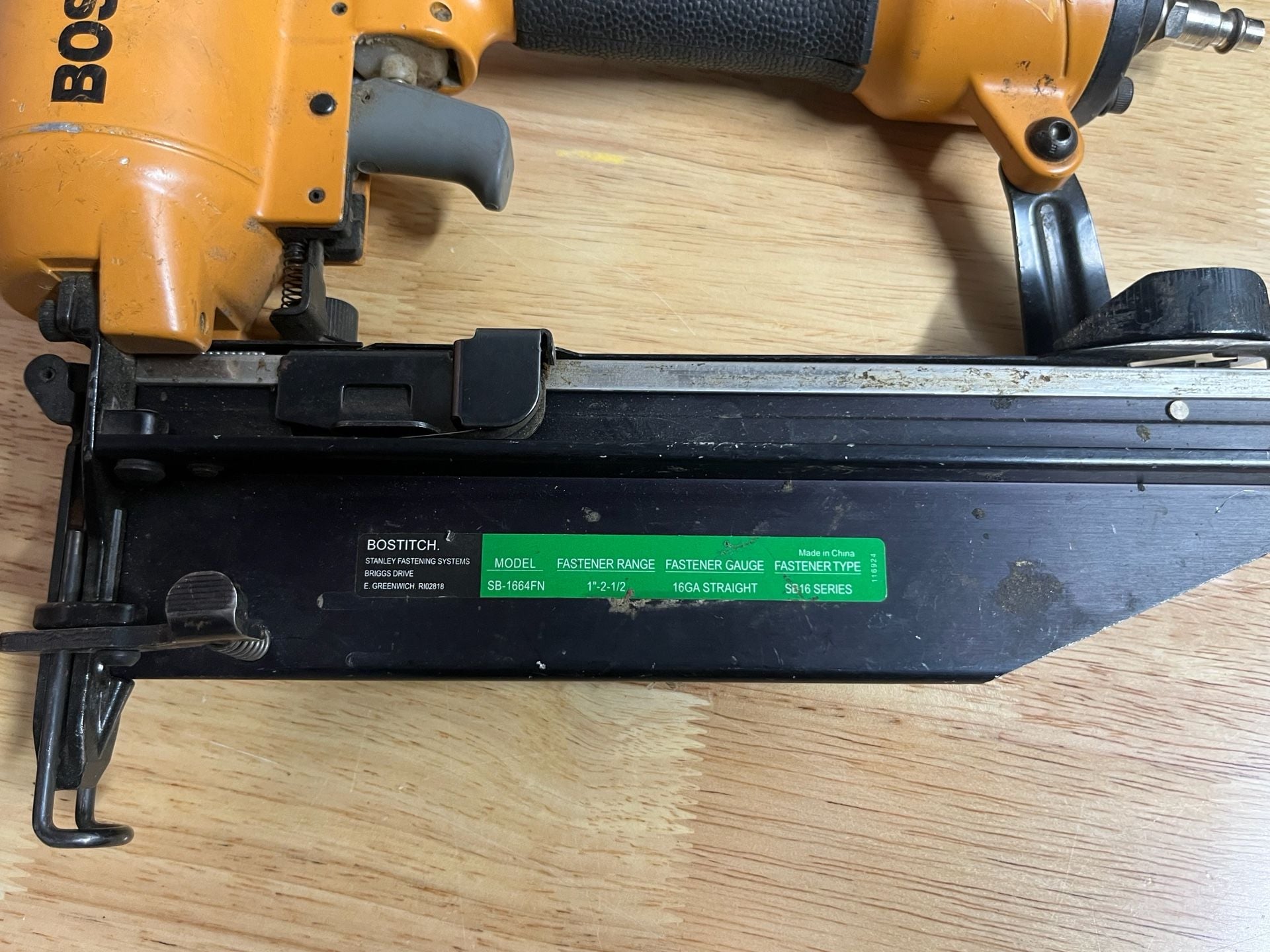 Bostitch SB-1664FN Finish Nailer (N) 2