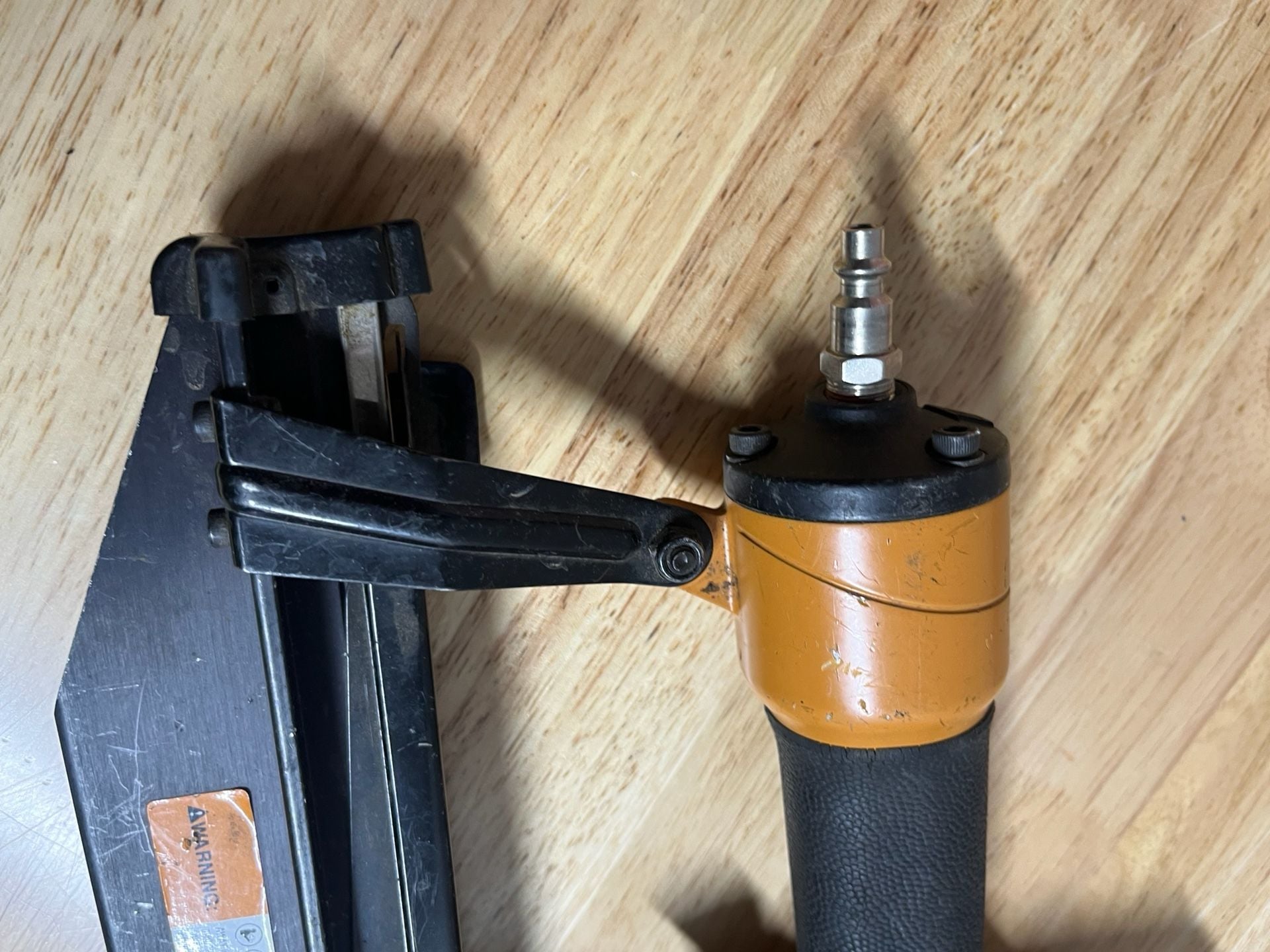 Bostitch SB-1664FN Finish Nailer (N) 4