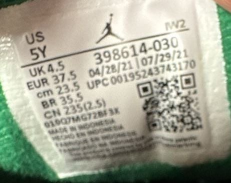 Jordan Air Jordan 3 Retro Size 5Y Pine Green Black 7