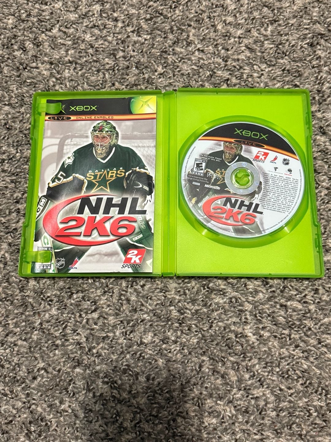 Microsoft Xbox NHL 2K6 Video Game Complete with Manual 2
