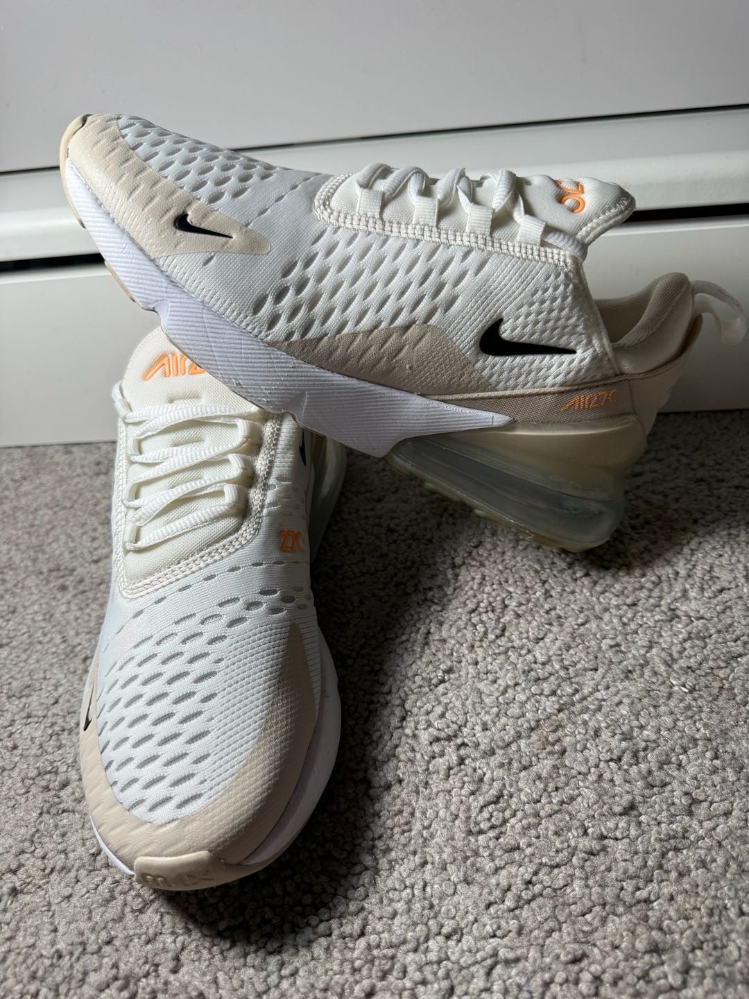 Nike Air Max 270 Size 8.5 White Desert Sand Sneakers 2