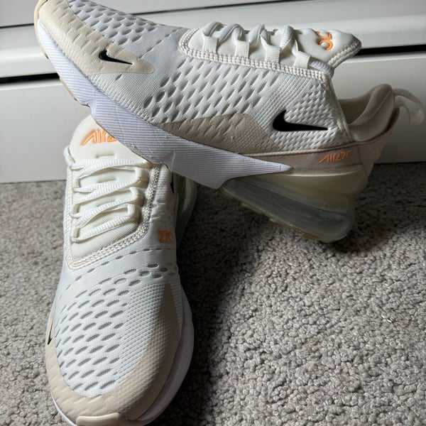 Nike Air Max 270 Size 8.5 White Desert Sand Sneakers