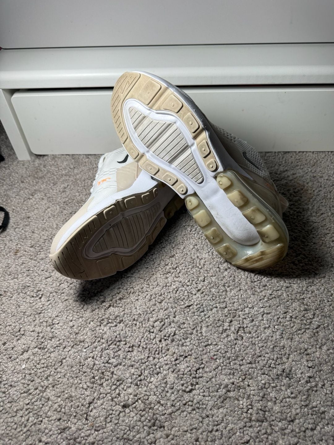 Nike Air Max 270 Size 8.5 White Desert Sand Sneakers 5