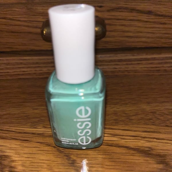 Essie Nail Lacquer It's High Time 1776 Green