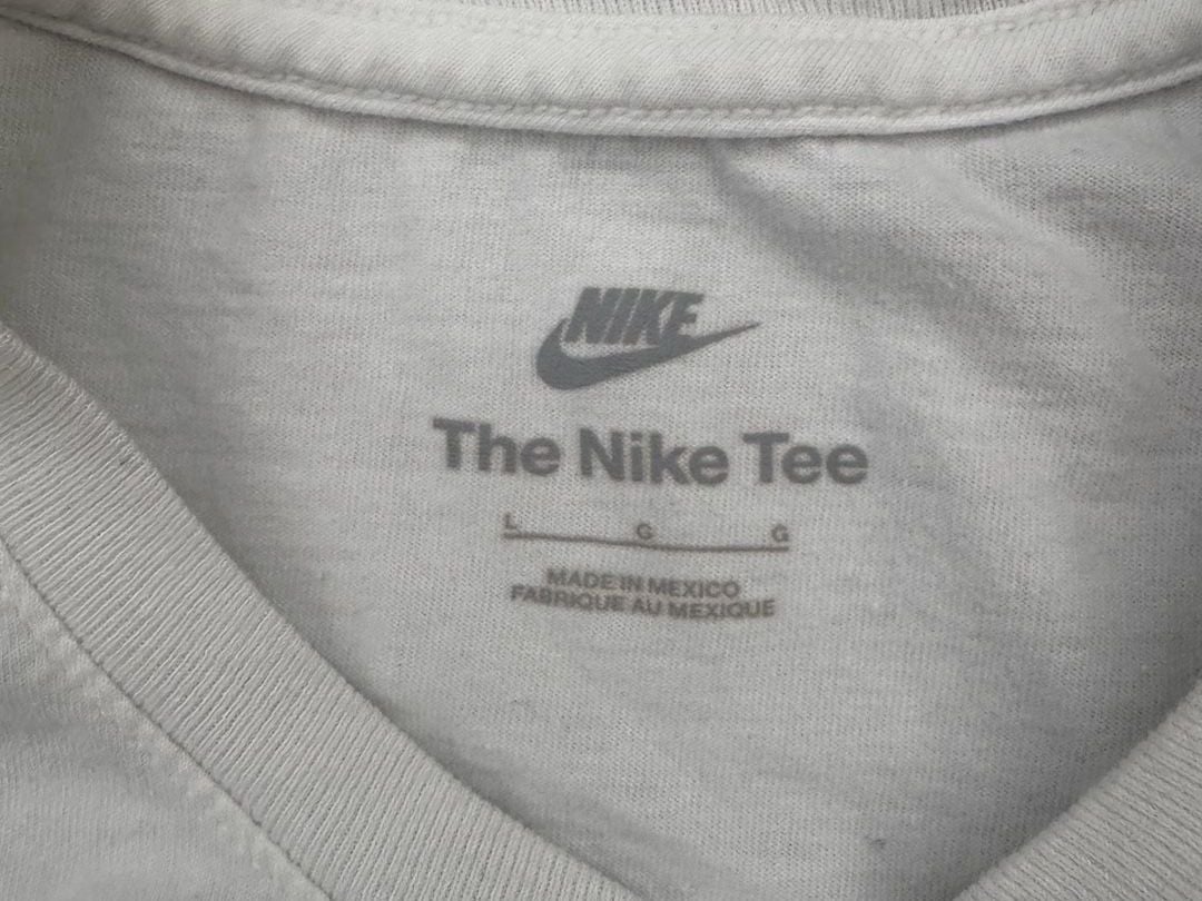 Nike The Nike Tee Size L Minimalist White T-Shirt Small Swoosh 5