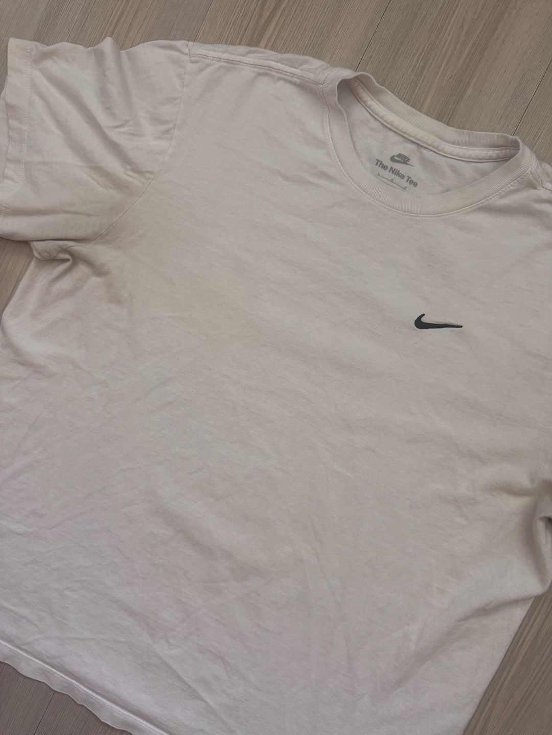 Nike The Nike Tee Size L Minimalist White T-Shirt Small Swoosh 4