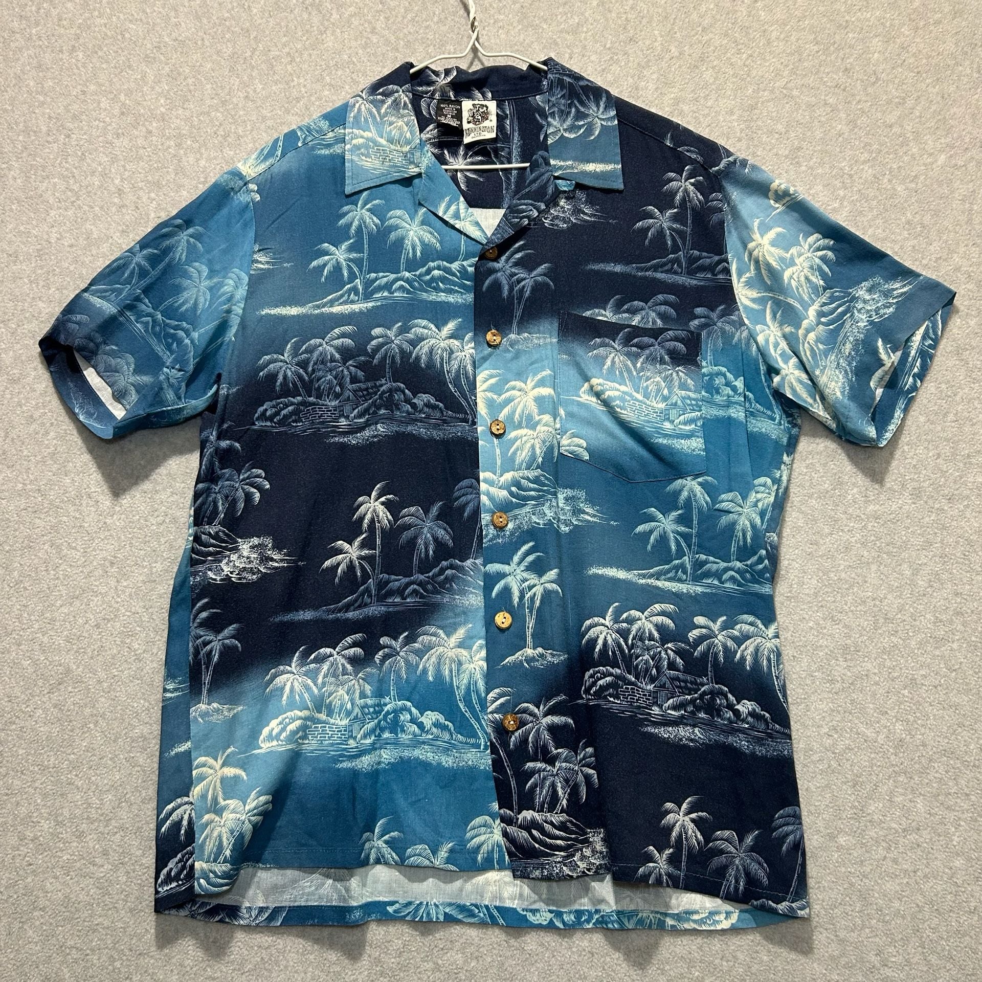 Vintage Kennington LTD 2000s Hawaiian Shirt Palm Tree Volcano Design Size M 2