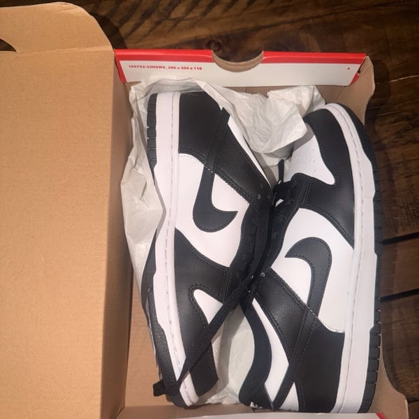 Nike Dunk Size 7Y White Black