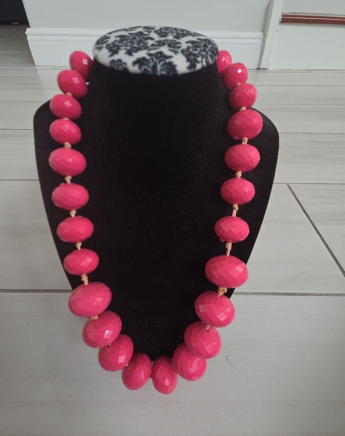 Unbranded Faceted Pink Beaded Statement Necklace Hot Pink Acrylic 3