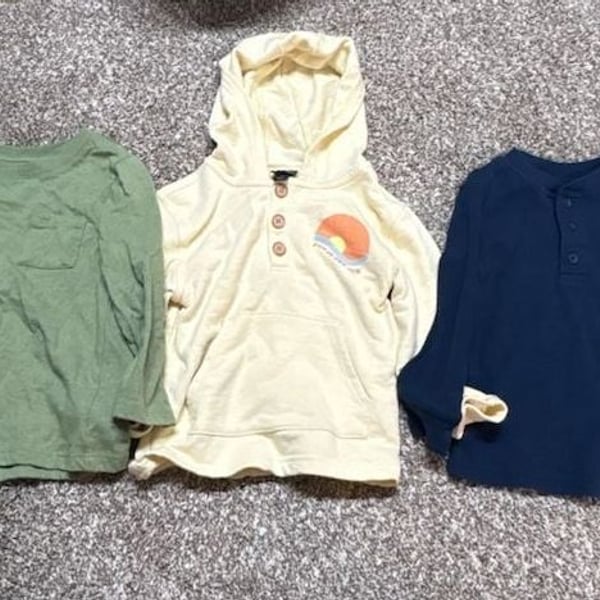 Assorted Toddler Long Sleeve Shirts Lot of 3
Size 3T