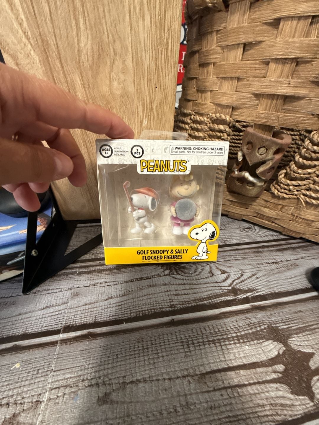 Peanuts Golf Snoopy & Sally Flocked Figures 1