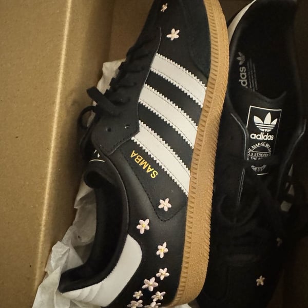 Adidas Samba OG J Size 7 Black Flower Embroidered Sneakers