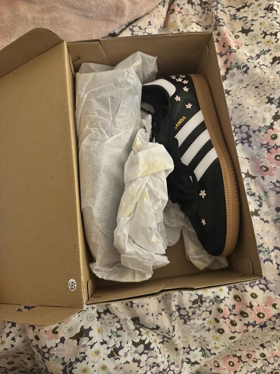 Adidas Samba OG J Size 7 Black Flower Embroidered Sneakers 4