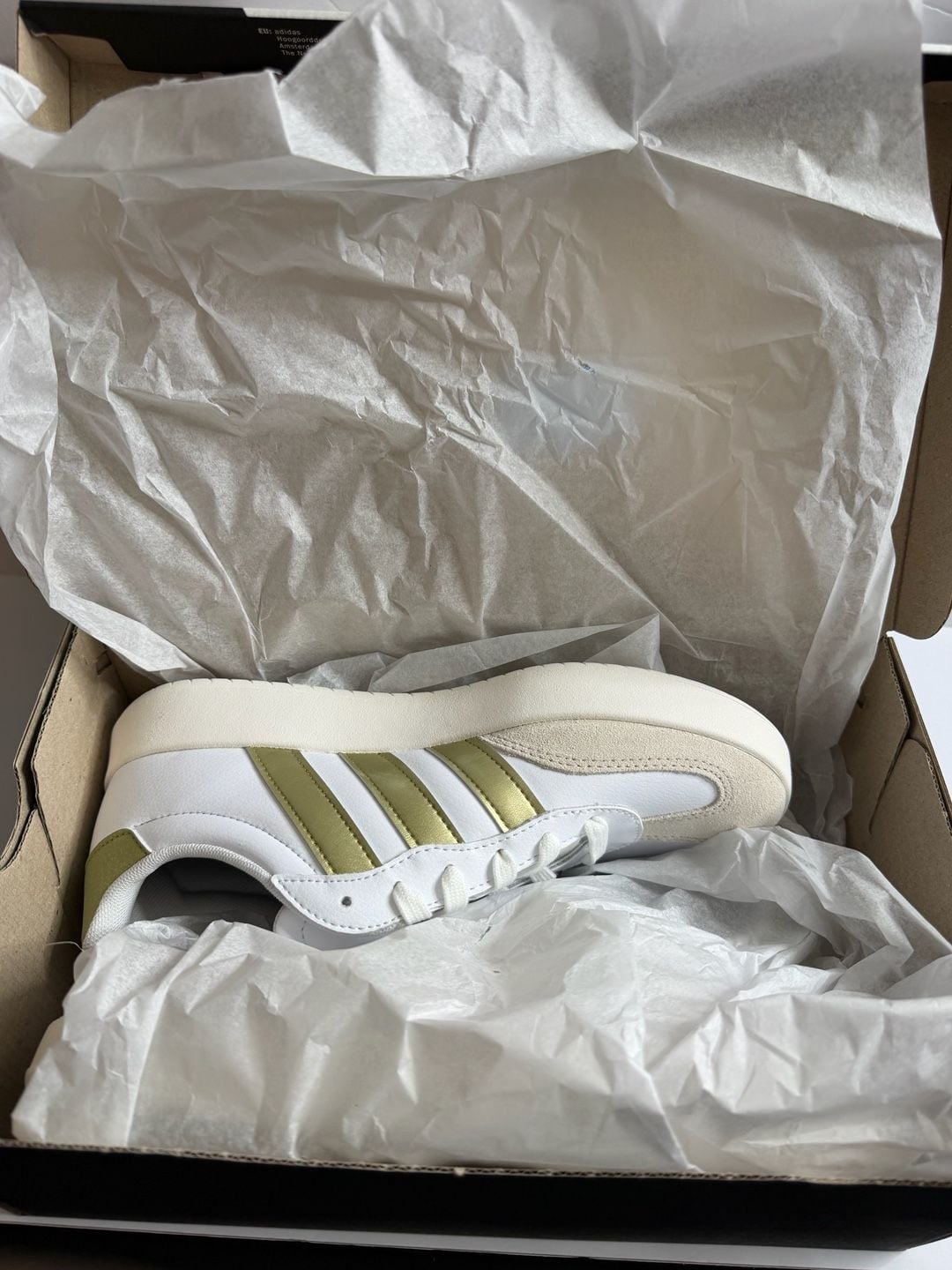 Adidas Barreda Size 8.5 White Gold Sneakers 6