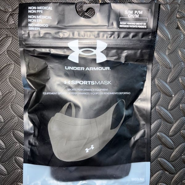 Under Armour Sports Mask Size S/M Black