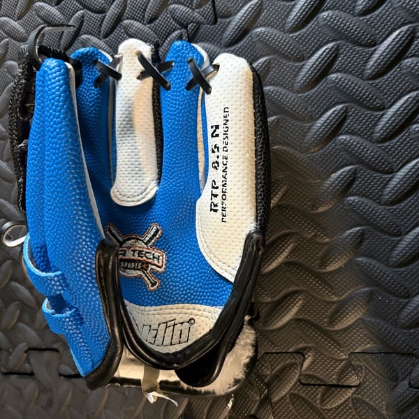 Franklin RTP 8.5N Air Tech Youth Tee Ball Baseball Glove Blue Black White