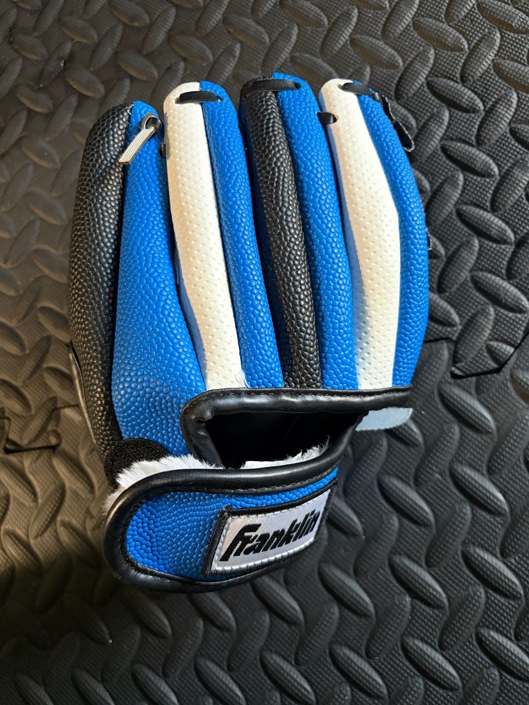 Franklin RTP 8.5N Air Tech Youth Tee Ball Baseball Glove Blue Black White 2