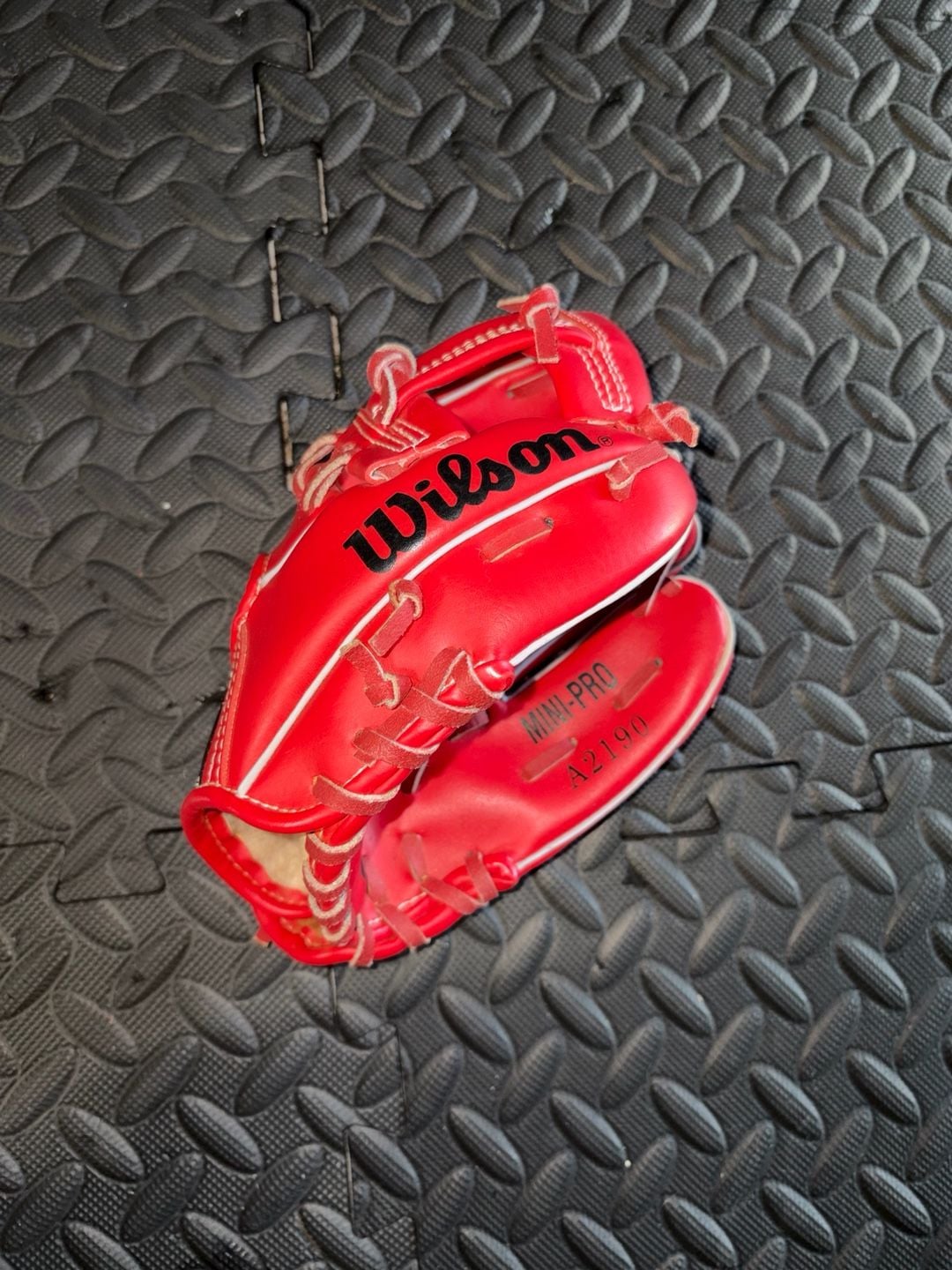 Wilson Mini-Pro Baseball Glove A2190 8.5 Red T-Ball 2