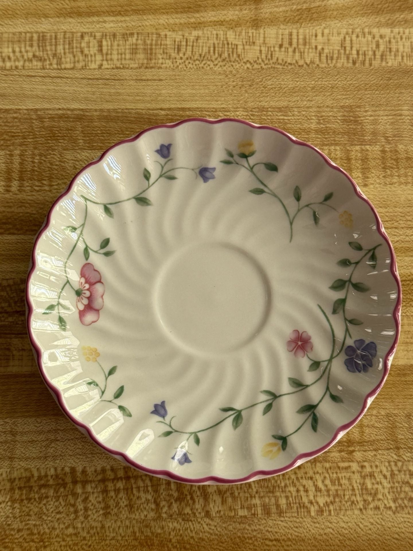 Johnson Brothers Summer Chintz 20-Piece Dinnerware Set (New WITH TAGS, NEVER USED) 3