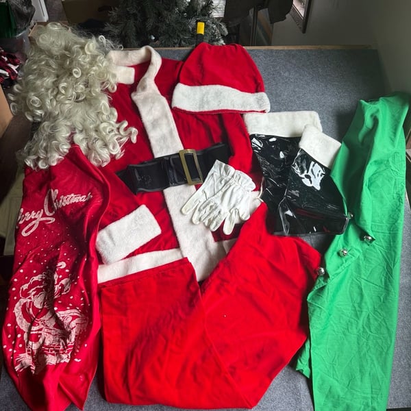 Vintage Santa Claus Costume for men size large to 2x with everything you need!