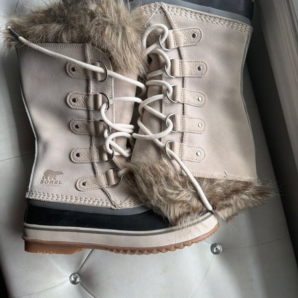 Sorel Joan of Arctic Boots Beige Leather Waterproof Size 7
