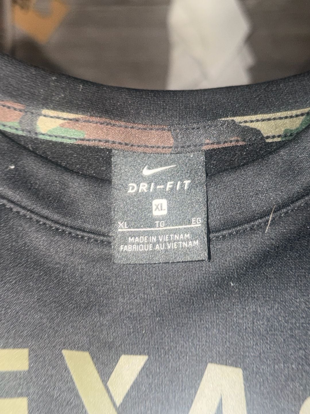 Nike On Field Texas Longhorns Military Camo Sweatshirt DD4404-010 Women's Large 7