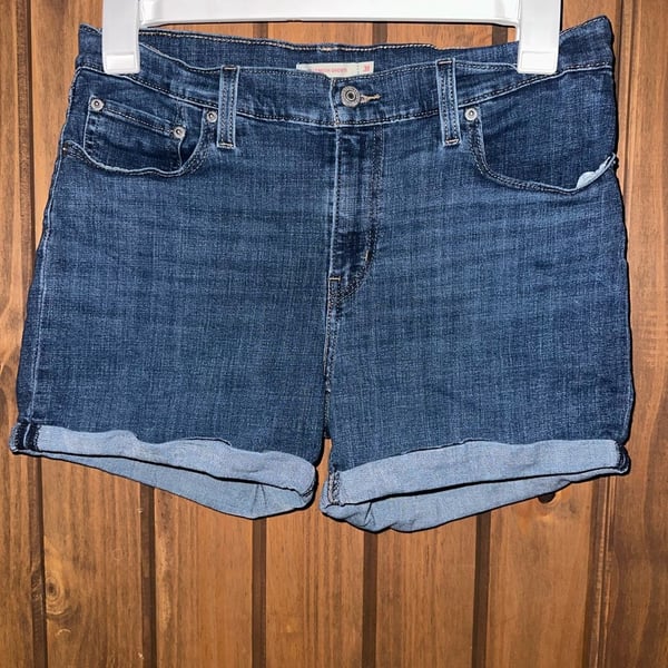 Levi's Mid Length Shorts Size 31 Blue Denim Cuffed Dark Wash