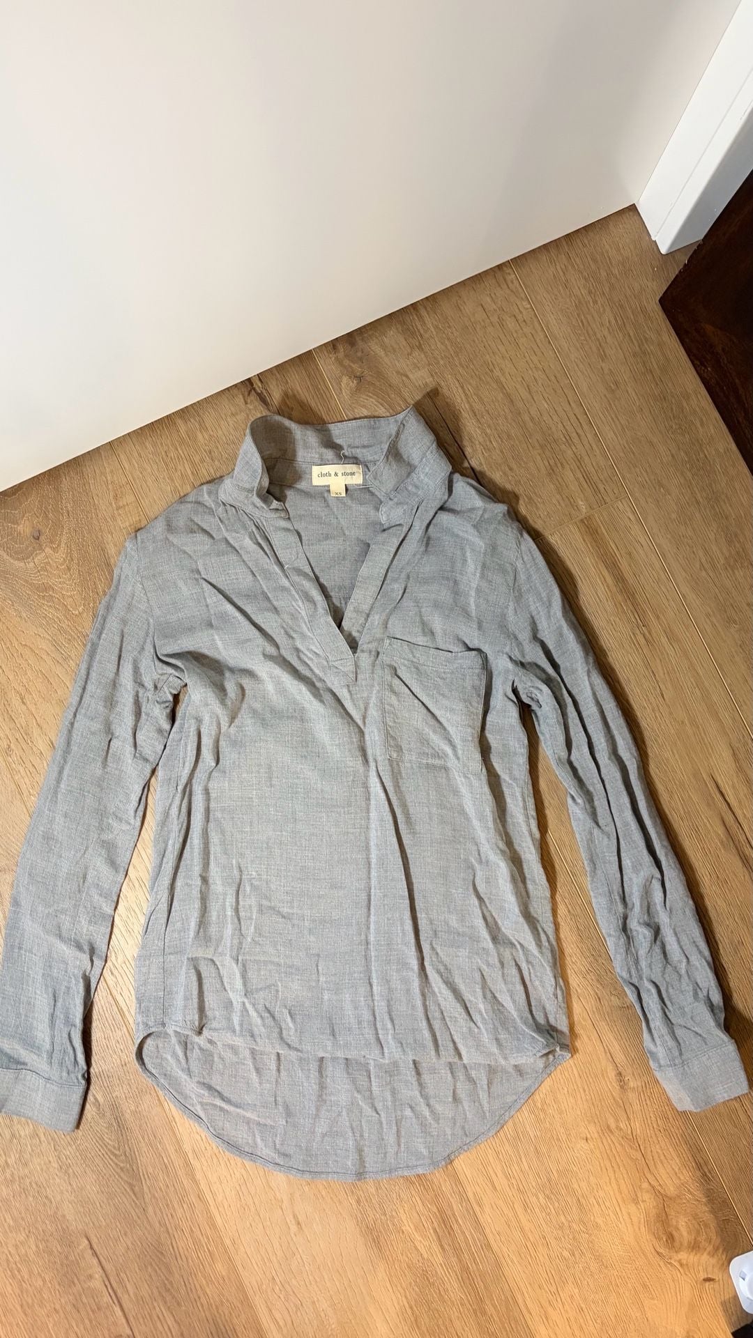 Cloth & Stone Long Sleeve Button Tab Tunic Size XS Gray 2