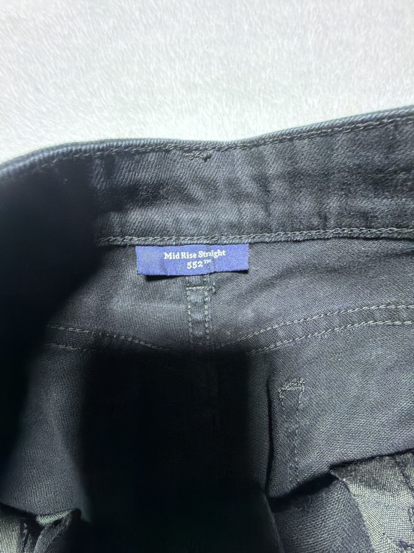 Levi's 552 Mid Rise Straight Black Denim Pants Size 6 3