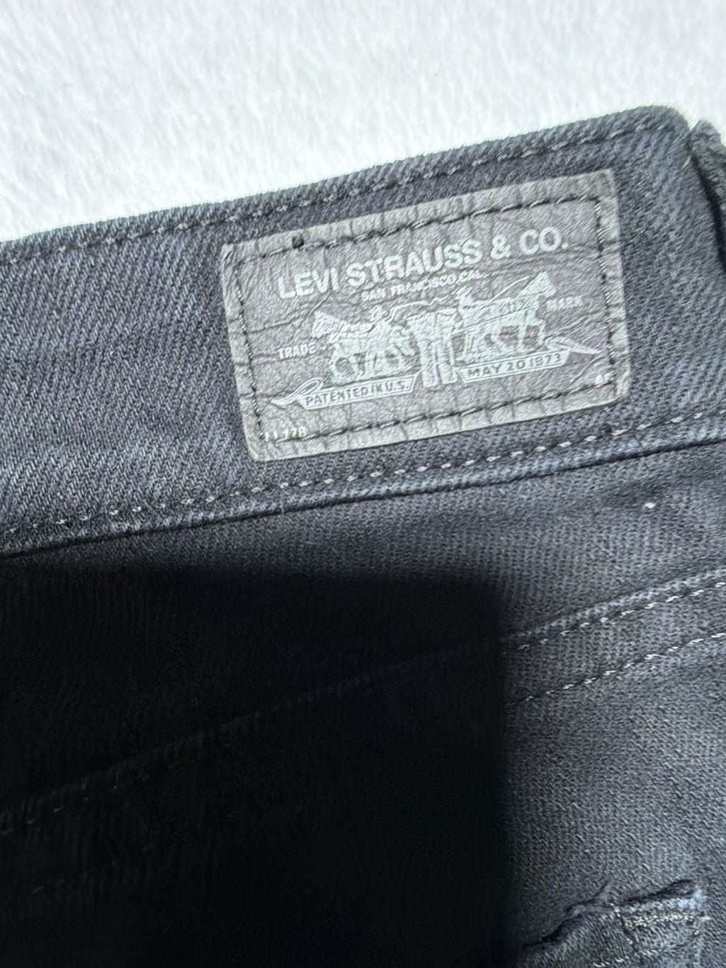 Levi's 552 Mid Rise Straight Black Denim Pants Size 6 6