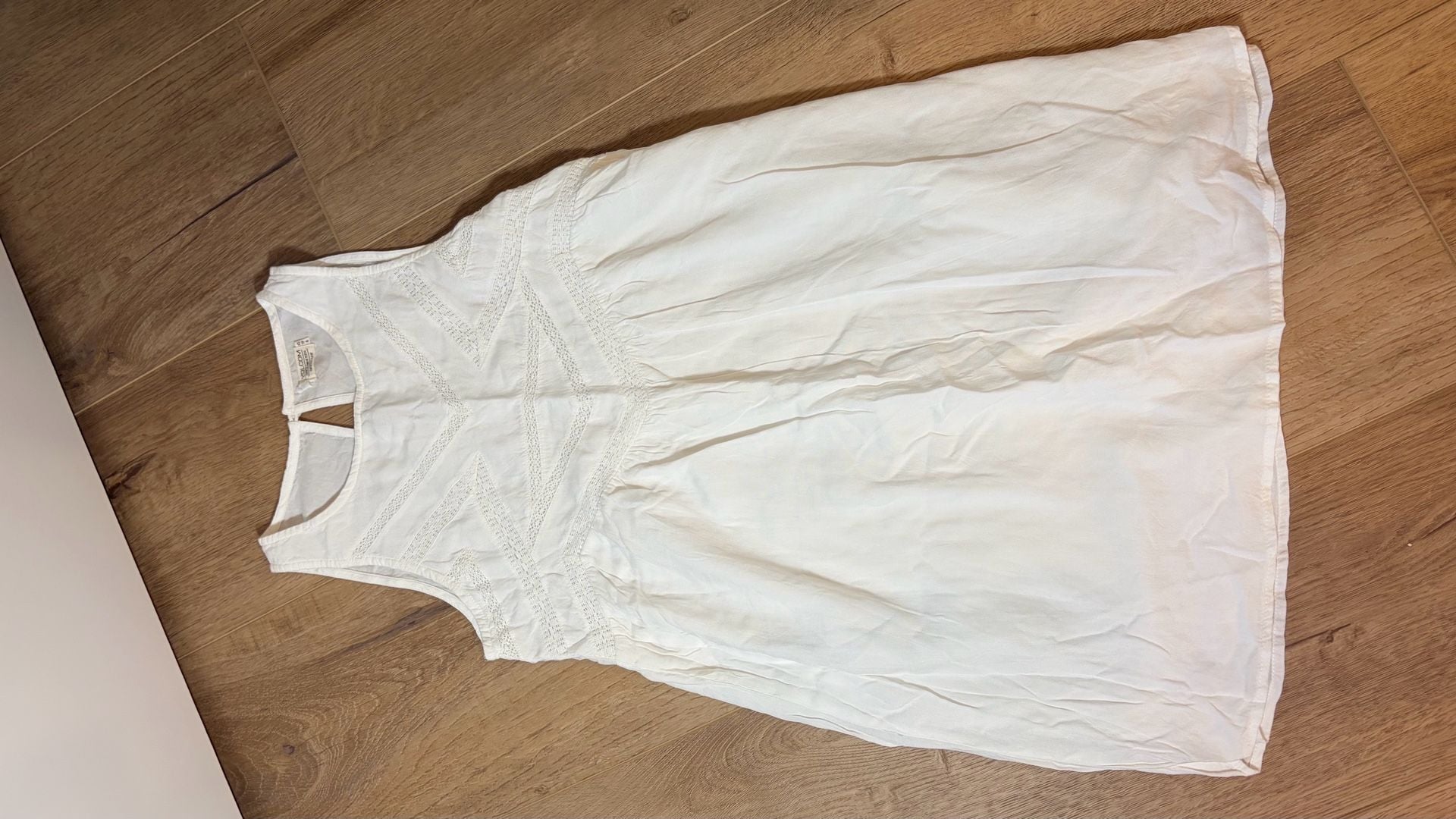Volcom Dress Size XS White Embroidered Sleeveless Mini 2