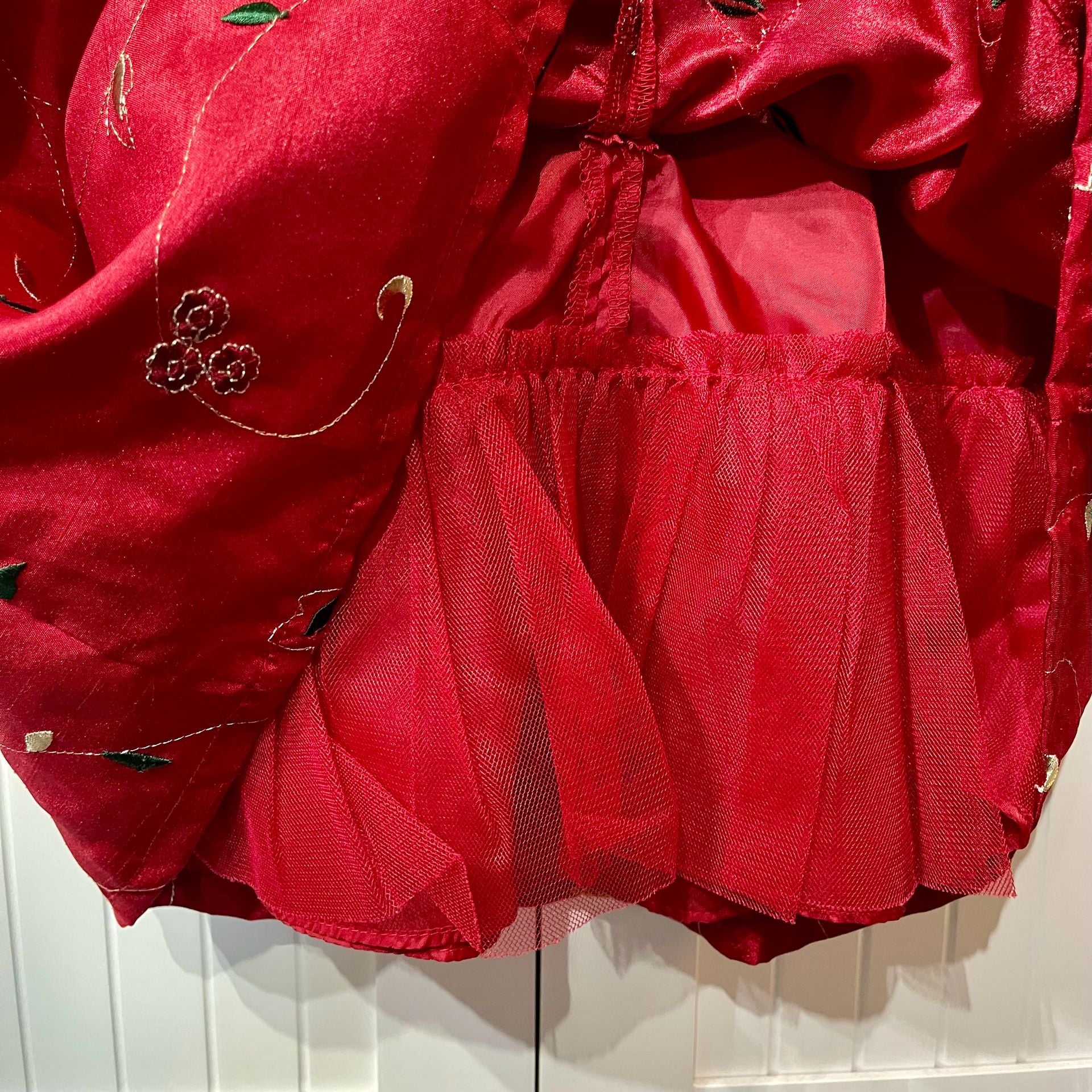 George Holiday Dress Size 5 Red Gold Floral Embroidered 4