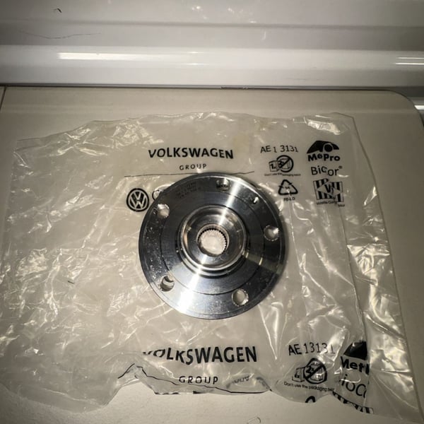 Volkswagen Wheel Bearing and Hub Assembly 5Q0 500 D