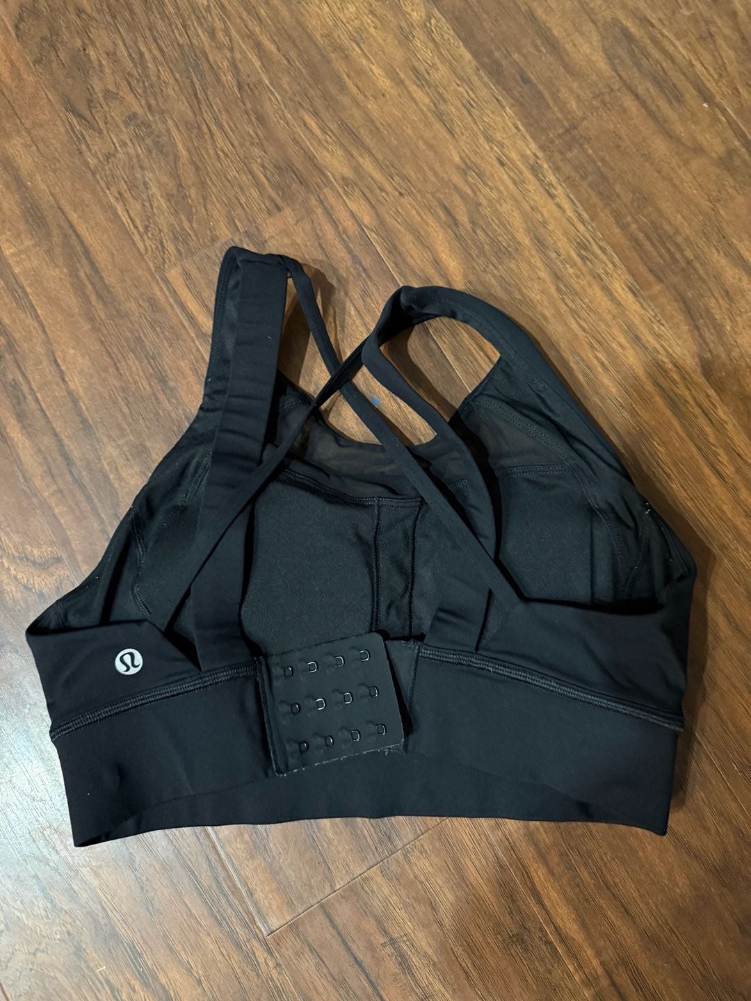 Lululemon Sports Bra Size 6 Black Mesh Panel Hook and Eye Closure 3
