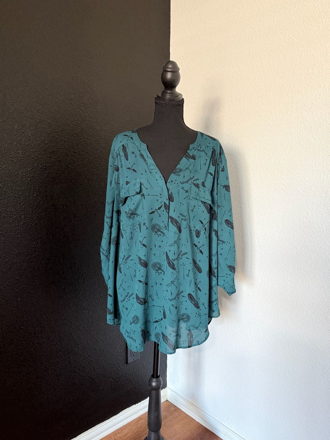 Harry Potter Blouse Size 3 Green Spell Print Long Sleeve 2