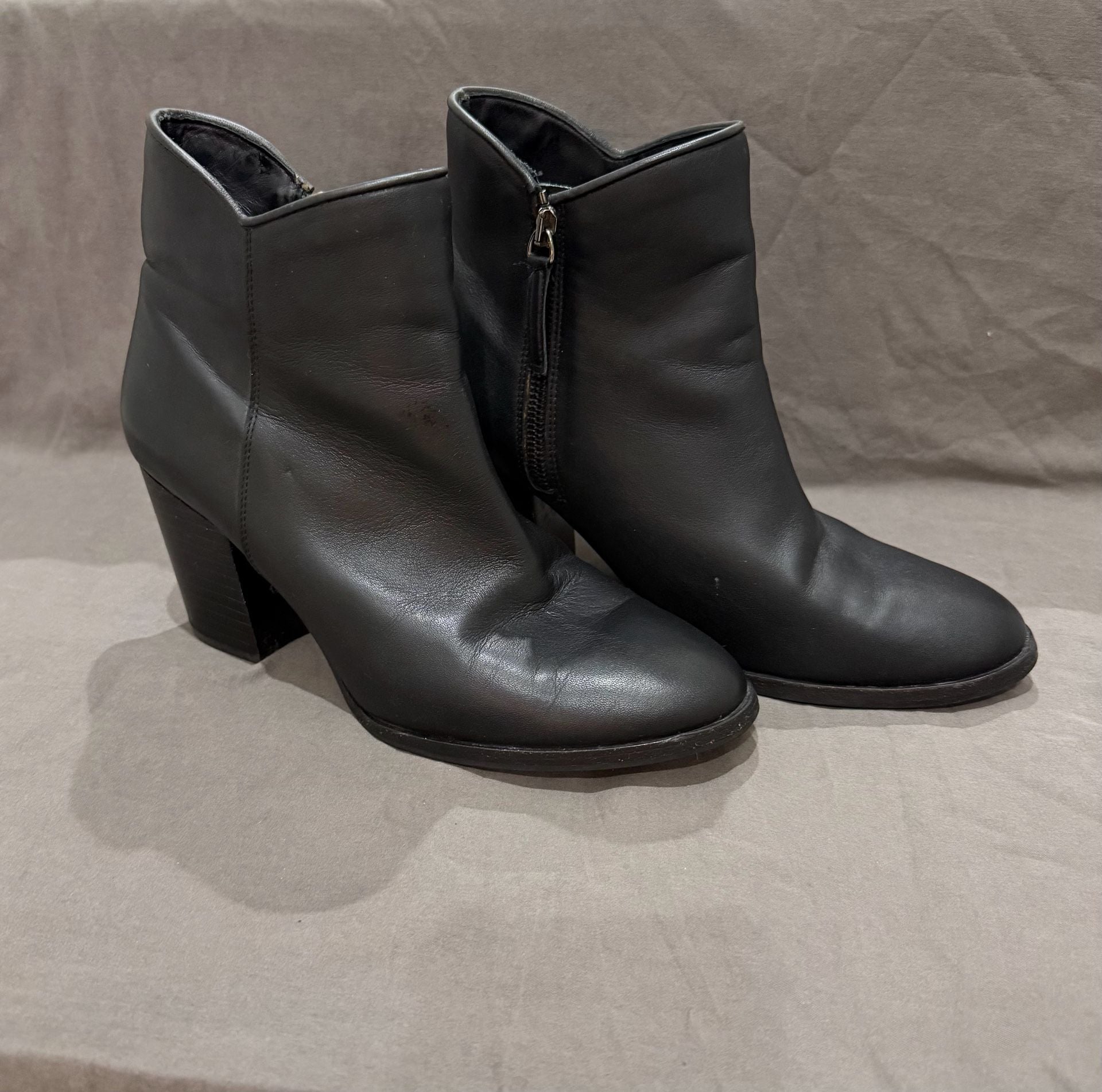 Thursday Boot Co. Uptown Bootie Size 9 Black Leather Ankle Boots 2