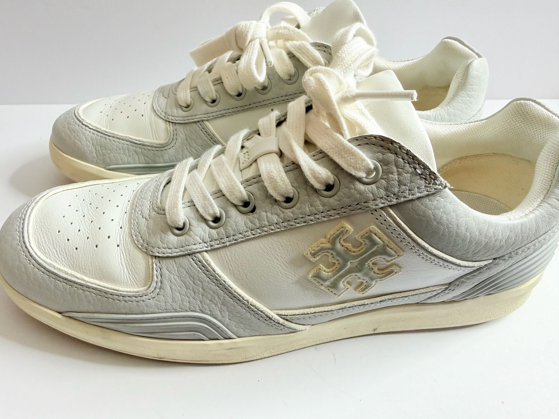 Tory Burch Clover Court Sneaker Size 9M White Titanium Leather Shoes 7