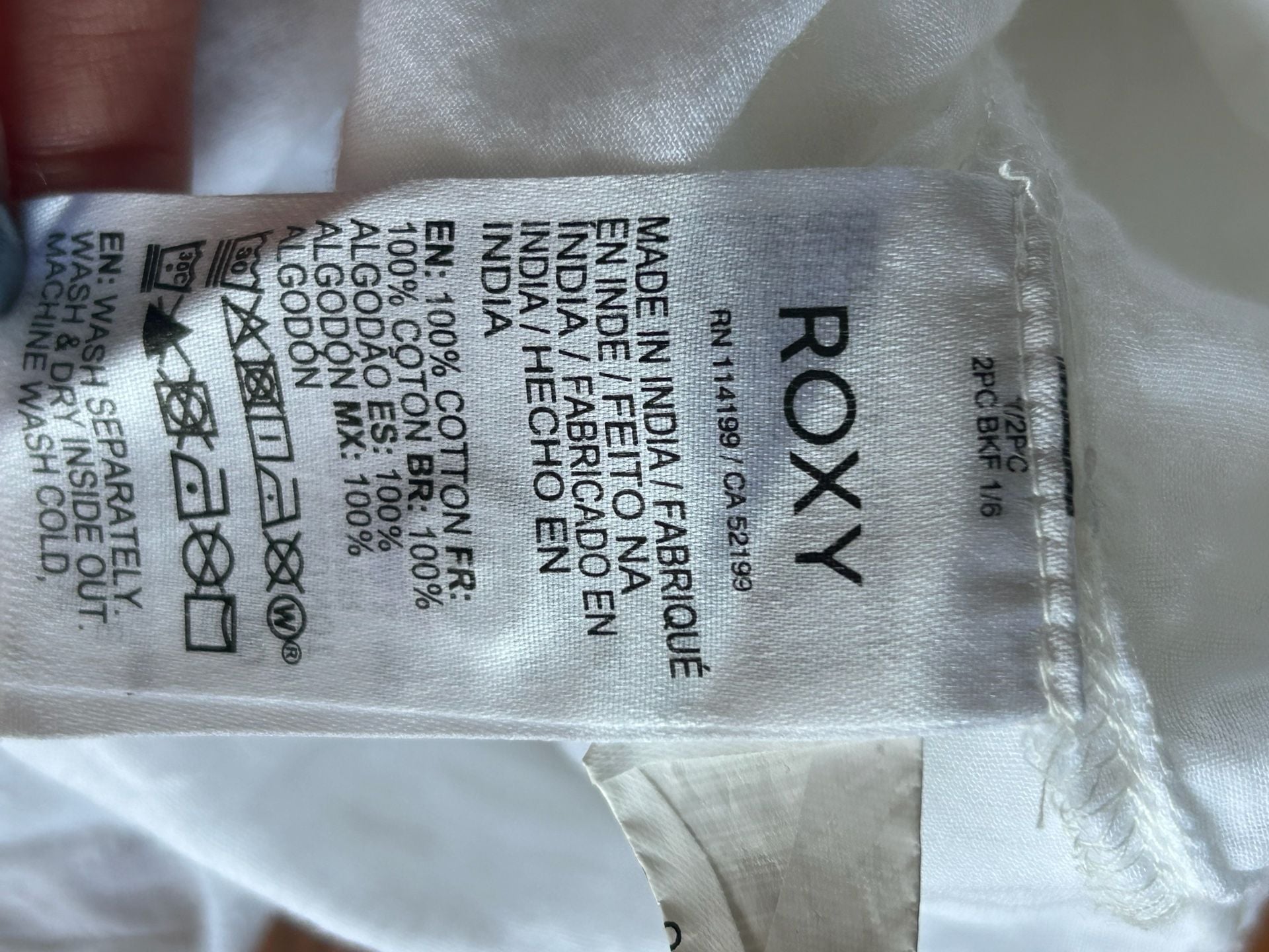Roxy Top Size M White Embroidered Tie Front Short Sleeve 9