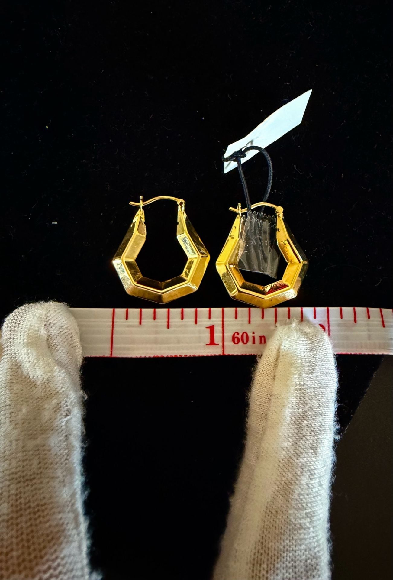 18K Yellow Gold EF Geometric Hexagon Hoop Earrings
Brand New
Firm Price 6