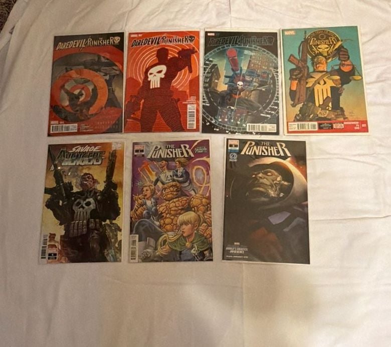 Marvel Comics Lot Of 7 Daredevil Punisher Savage Avengers The Punisher 2