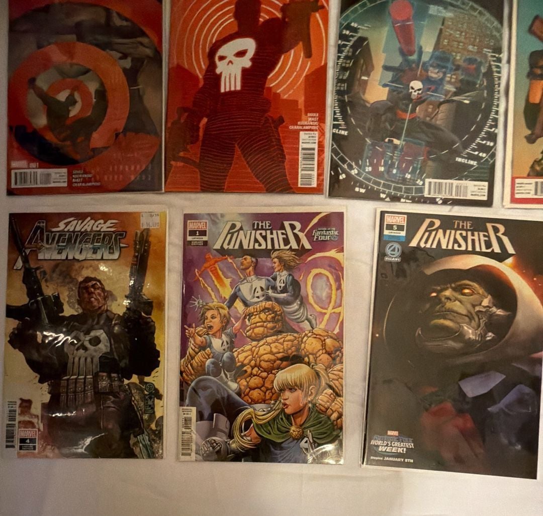 Marvel Comics Lot Of 7 Daredevil Punisher Savage Avengers The Punisher 6