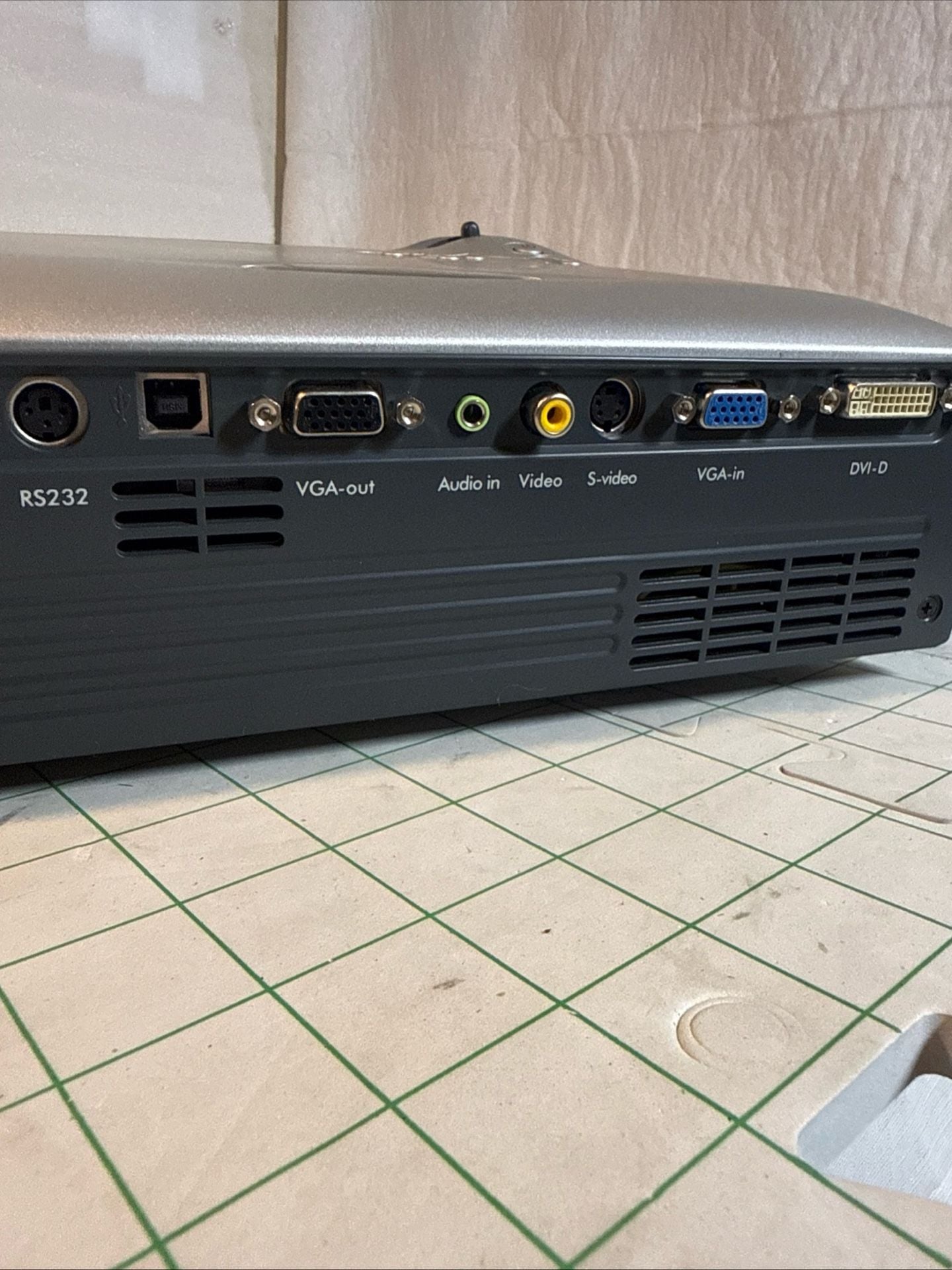 Optoma EP770 DLP Projector Projection Display Texas Instruments Multimedia Movie 2