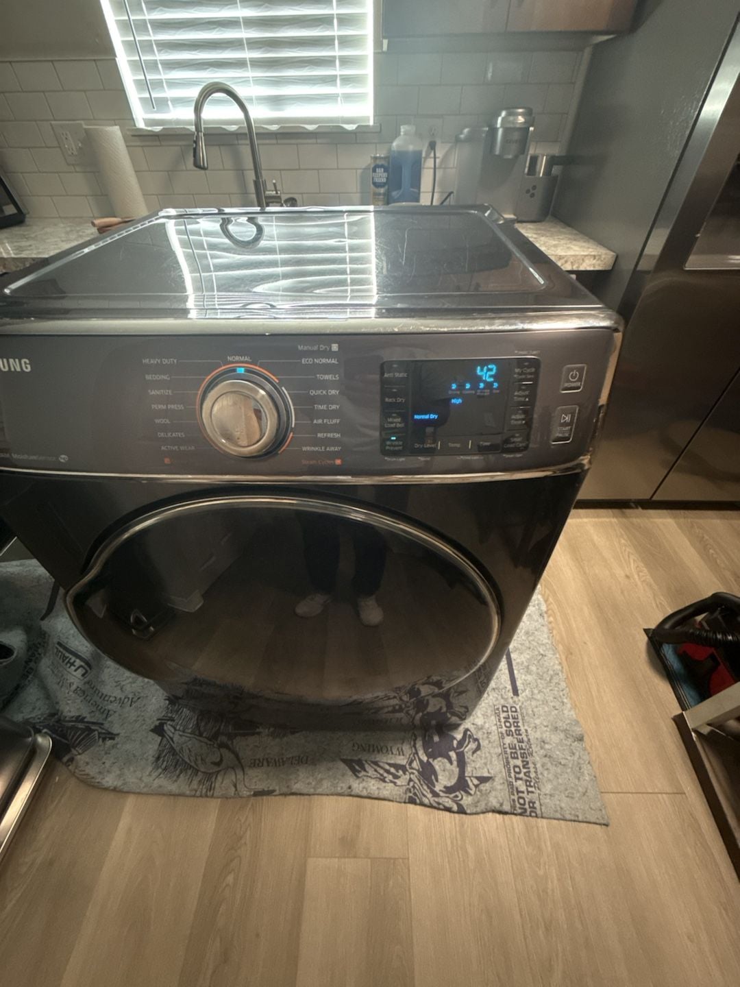Samsung DV56H9100GG Front Load Gas Dryer Black Stainless Steel 4