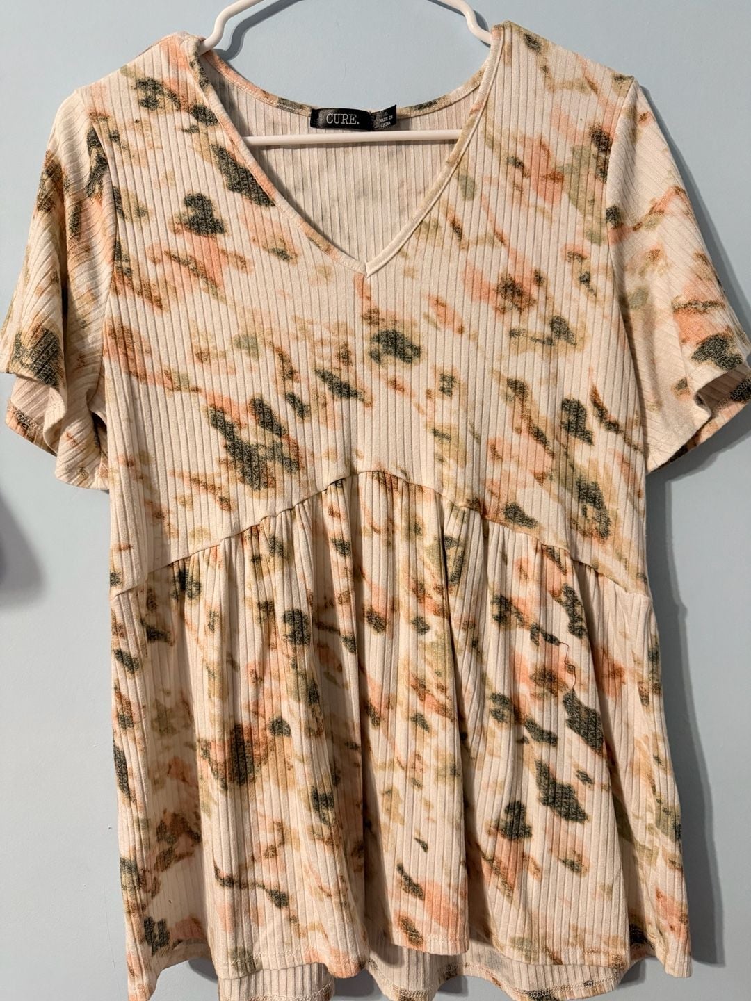 CURE V-Neck Babydoll Top Size L Apricot Tie Dye Ribbed Short Sleeve 2