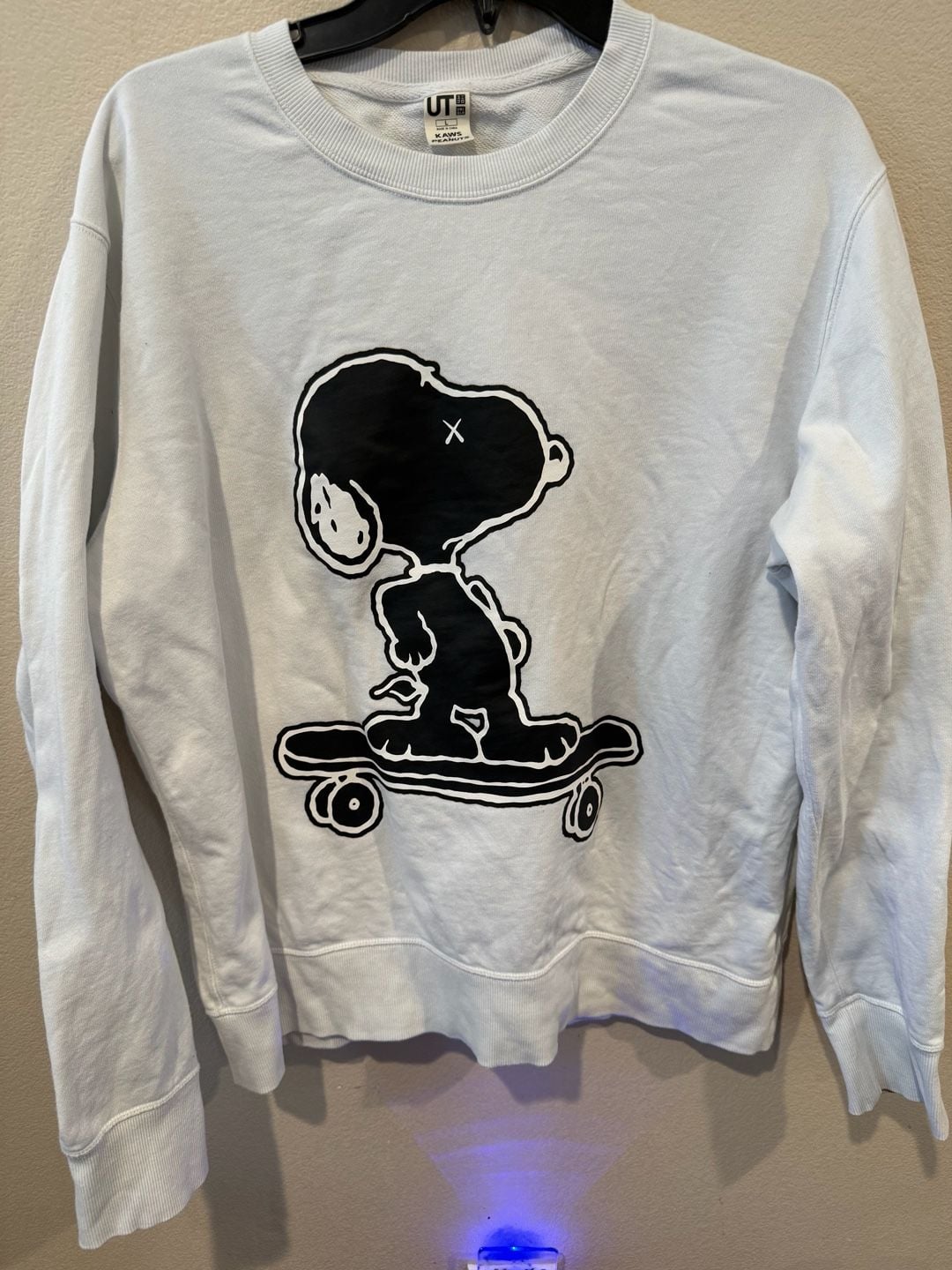 Uniqlo x Kaws x Peanuts Snoopy Sweatshirt Size L White 3