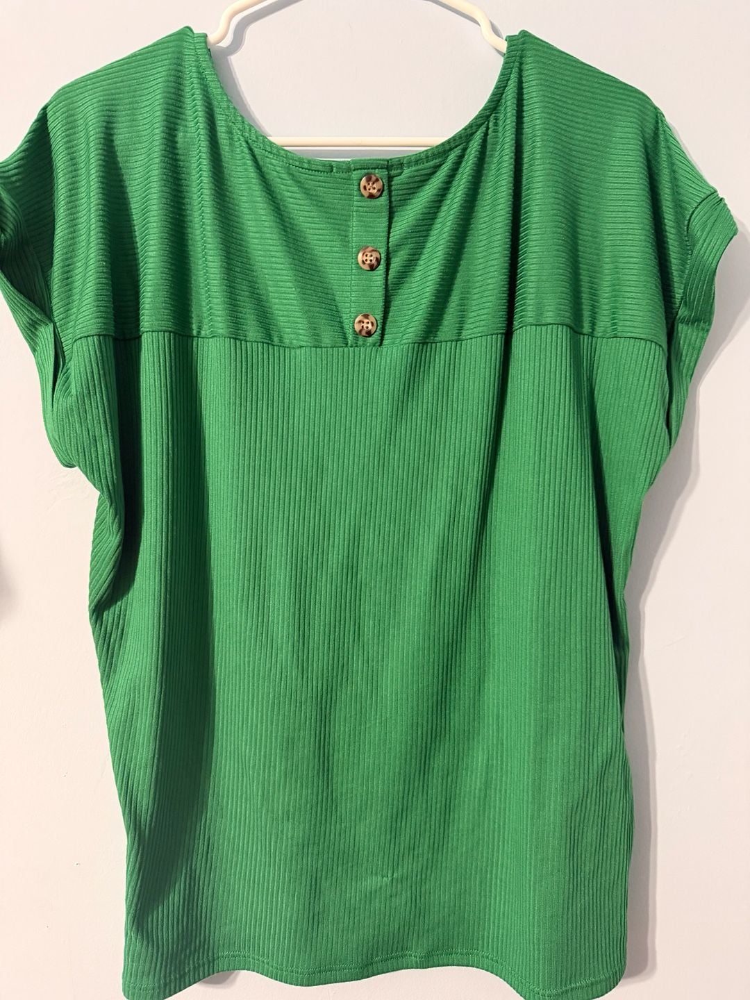 Set The Stage Top Size XL Green Ribbed Button Back Cap Sleeve 4